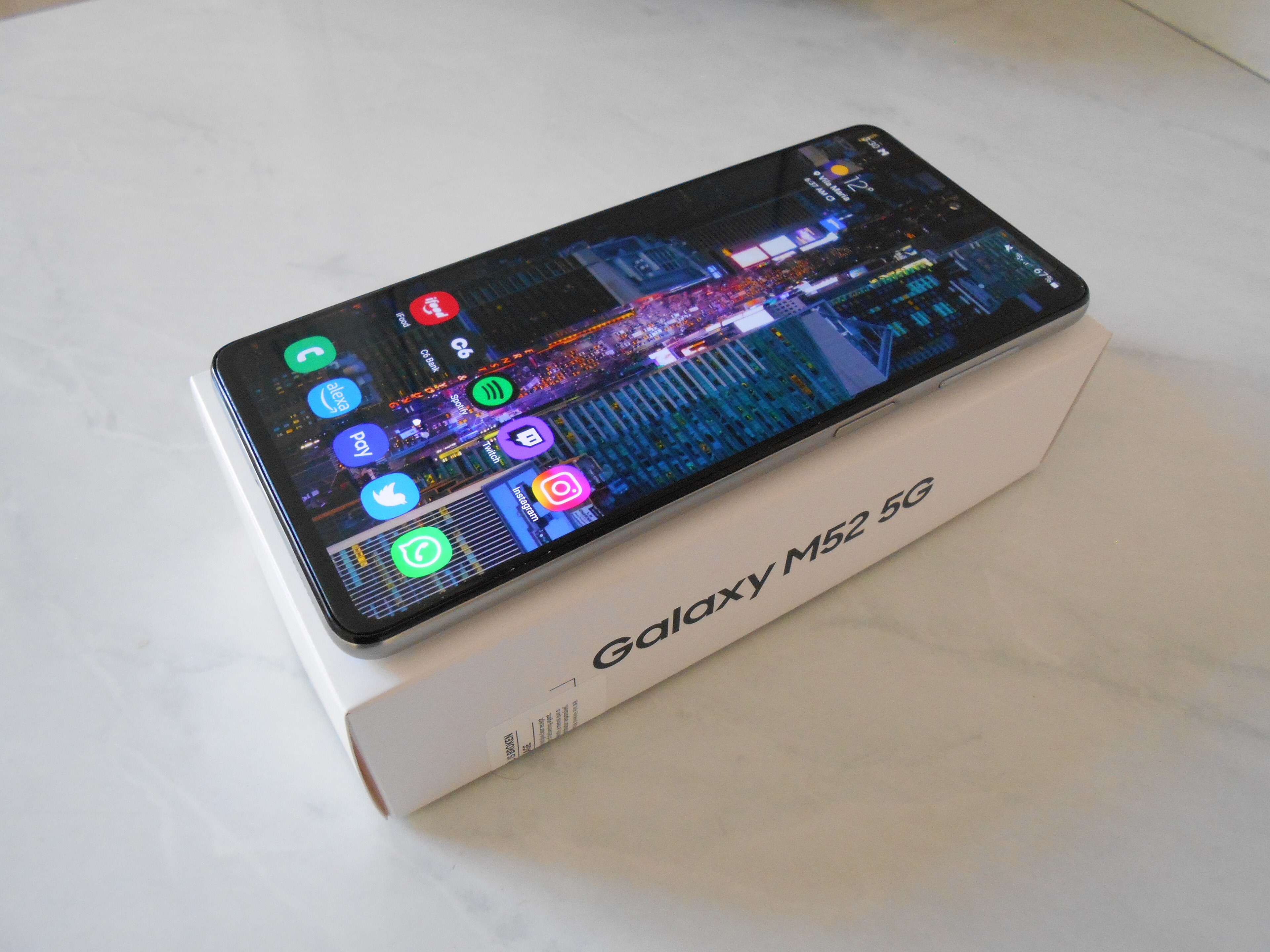Samsung Galaxy M52